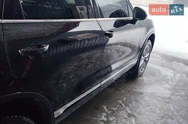Внедорожник / Кроссовер Volkswagen Touareg 2013 в 