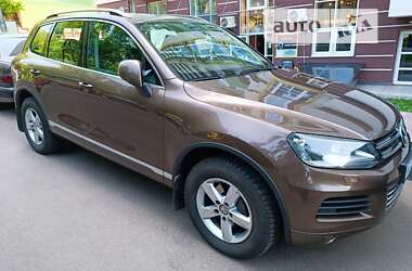 Позашляховик / Кросовер Volkswagen Touareg 2012 в Києві