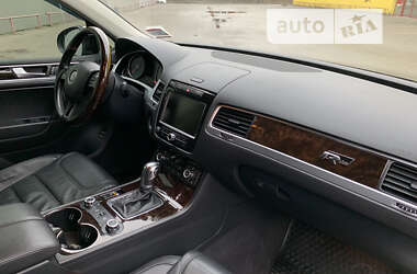 Внедорожник / Кроссовер Volkswagen Touareg 2012 в Кропивницком