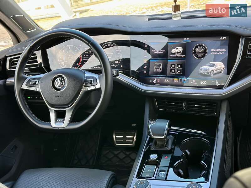 Внедорожник / Кроссовер Volkswagen Touareg 2019 в Днепре