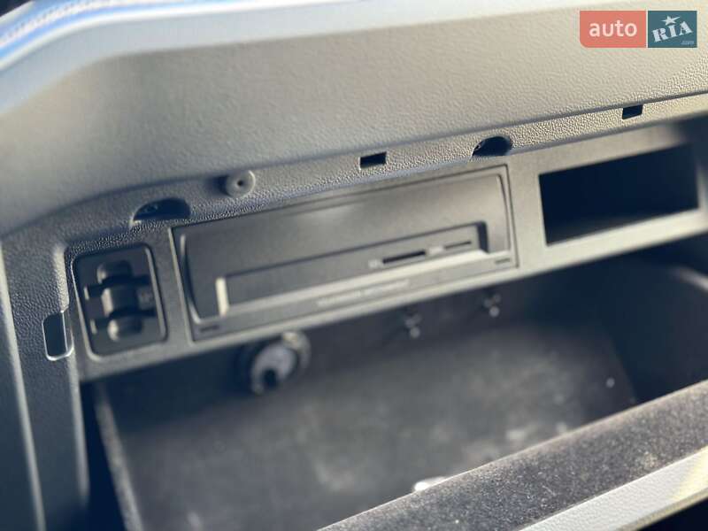 Внедорожник / Кроссовер Volkswagen Touareg 2019 в Днепре