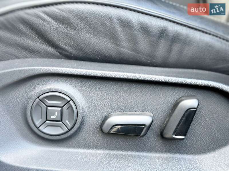 Внедорожник / Кроссовер Volkswagen Touareg 2019 в Днепре