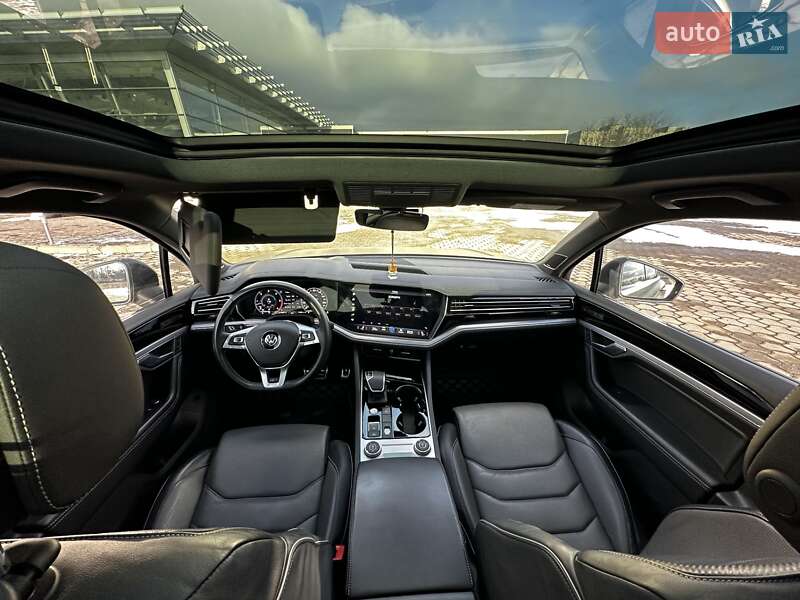 Внедорожник / Кроссовер Volkswagen Touareg 2019 в Днепре