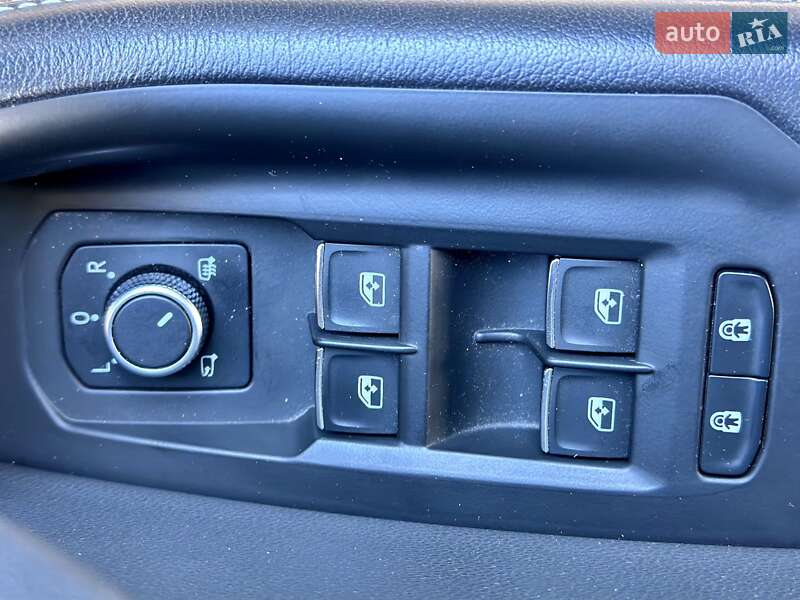 Внедорожник / Кроссовер Volkswagen Touareg 2019 в Днепре