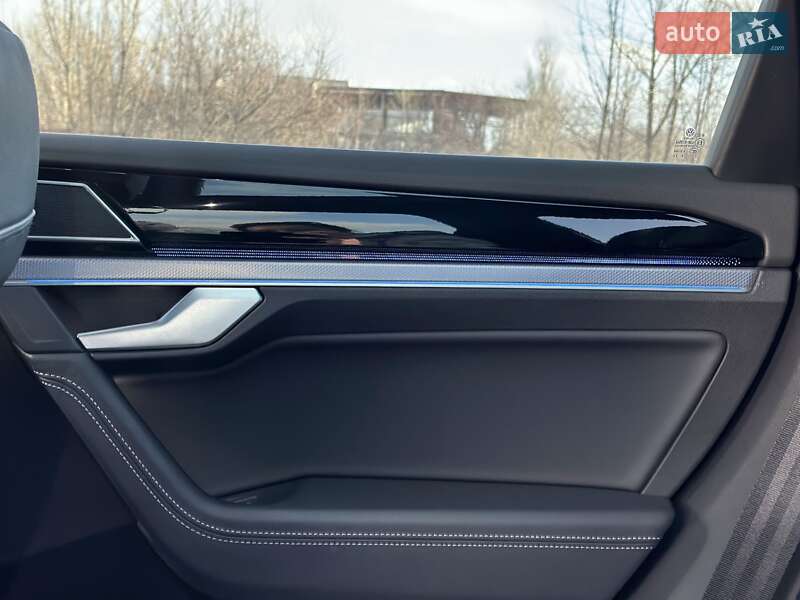 Внедорожник / Кроссовер Volkswagen Touareg 2019 в Днепре