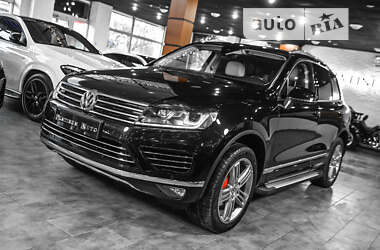 Позашляховик / Кросовер Volkswagen Touareg 2016 в Одесі