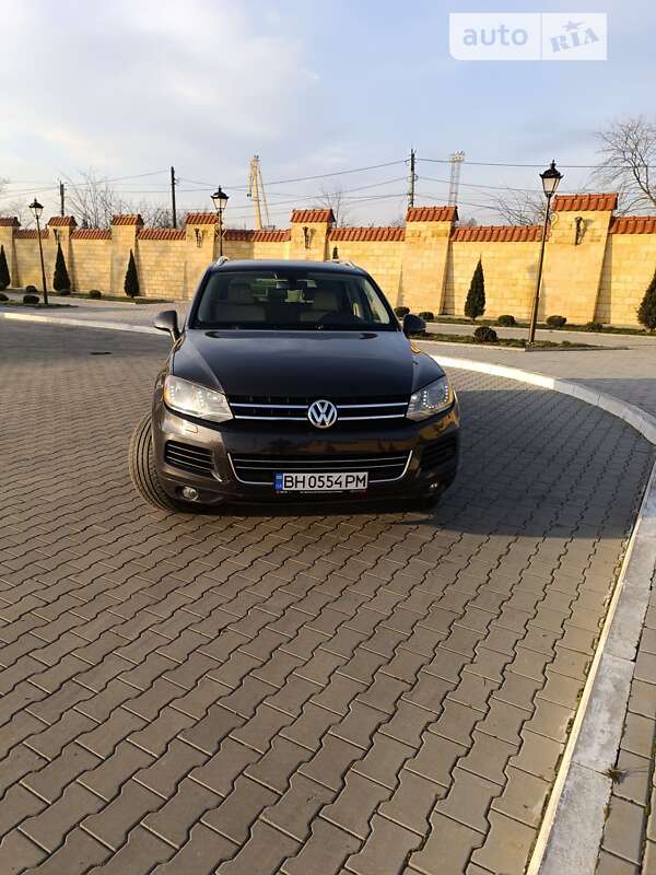 Позашляховик / Кросовер Volkswagen Touareg 2012 в Ізмаїлі