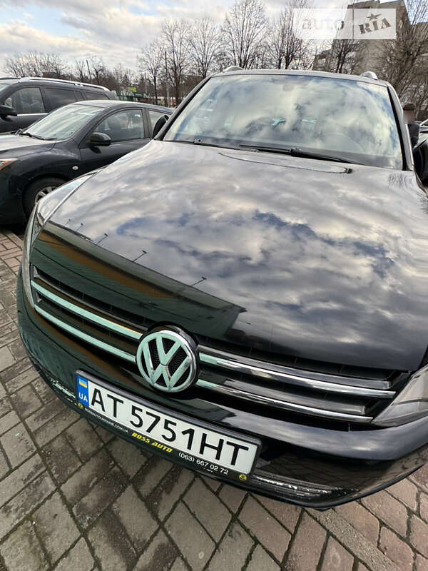 Позашляховик / Кросовер Volkswagen Touareg 2014 в Івано-Франківську