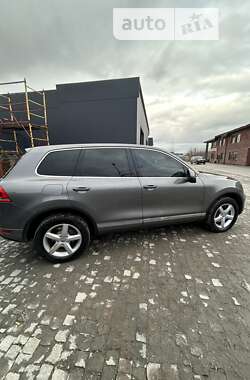 Внедорожник / Кроссовер Volkswagen Touareg 2011 в Тернополе