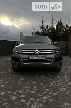 Внедорожник / Кроссовер Volkswagen Touareg 2011 в Тернополе