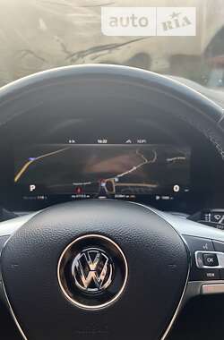 Позашляховик / Кросовер Volkswagen Touareg 2018 в Кобеляках