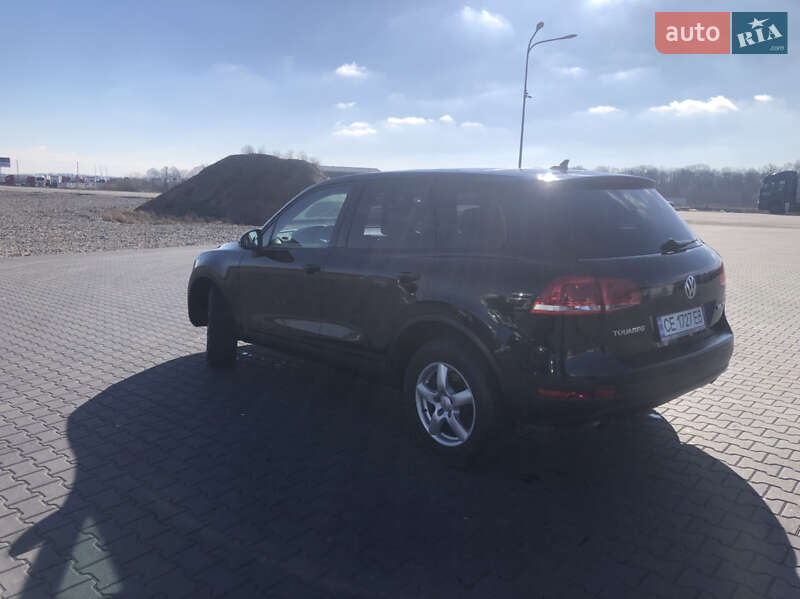 Позашляховик / Кросовер Volkswagen Touareg 2013 в Чернівцях