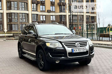 Внедорожник / Кроссовер Volkswagen Touareg 2010 в Киеве