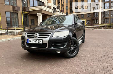 Внедорожник / Кроссовер Volkswagen Touareg 2010 в Киеве