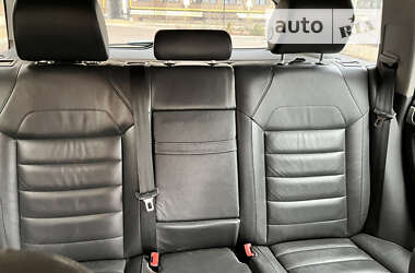 Внедорожник / Кроссовер Volkswagen Touareg 2010 в Киеве