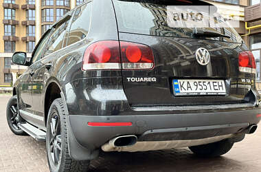 Внедорожник / Кроссовер Volkswagen Touareg 2010 в Киеве