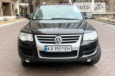 Позашляховик / Кросовер Volkswagen Touareg 2010 в Києві