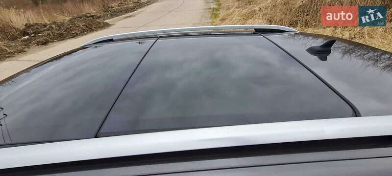 Внедорожник / Кроссовер Volkswagen Touareg 2012 в Львове