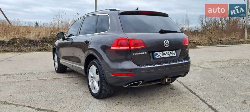 Внедорожник / Кроссовер Volkswagen Touareg 2012 в Львове