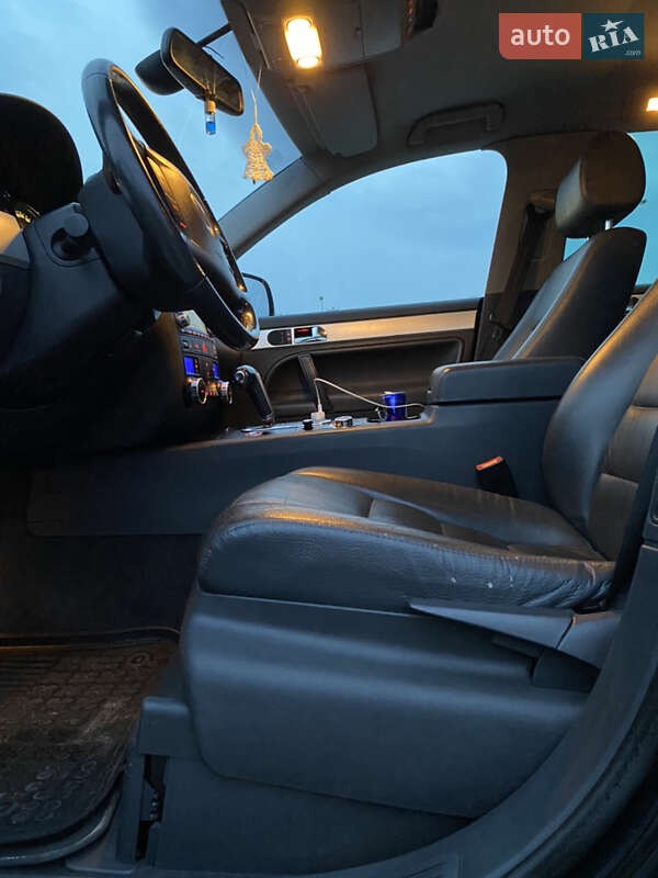 Внедорожник / Кроссовер Volkswagen Touareg 2005 в Самборе