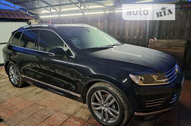 Внедорожник / Кроссовер Volkswagen Touareg 2015 в Житомире