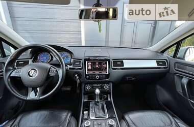 Внедорожник / Кроссовер Volkswagen Touareg 2014 в Луцке