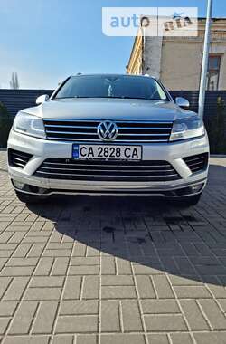 Позашляховик / Кросовер Volkswagen Touareg 2016 в Черкасах