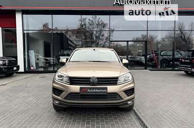 Внедорожник / Кроссовер Volkswagen Touareg 2015 в Одессе