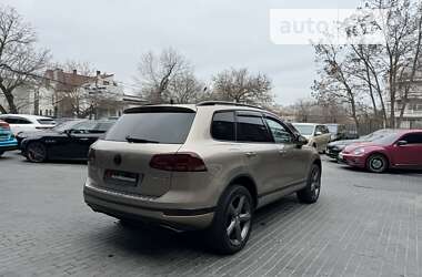 Внедорожник / Кроссовер Volkswagen Touareg 2015 в Одессе