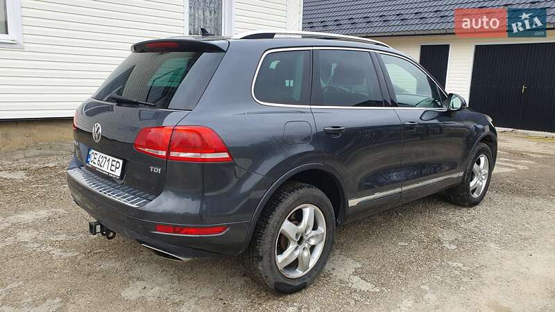 Внедорожник / Кроссовер Volkswagen Touareg 2013 в Черновцах