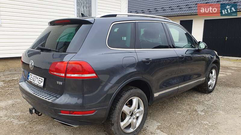 Внедорожник / Кроссовер Volkswagen Touareg 2013 в Черновцах