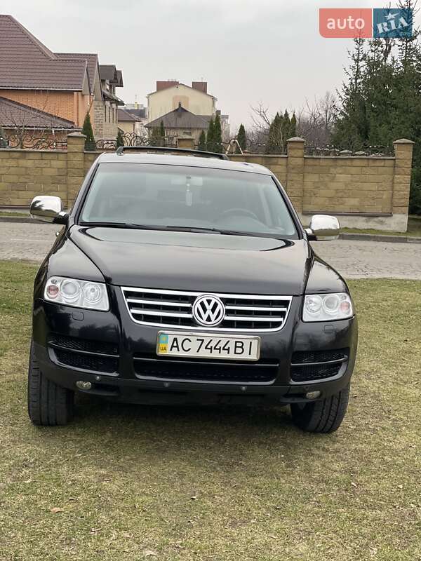 Внедорожник / Кроссовер Volkswagen Touareg 2004 в Луцке