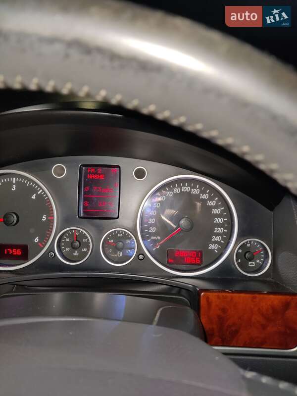Внедорожник / Кроссовер Volkswagen Touareg 2004 в Луцке