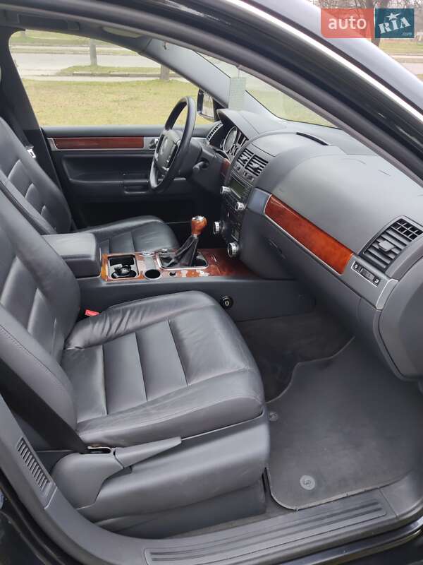 Внедорожник / Кроссовер Volkswagen Touareg 2004 в Луцке