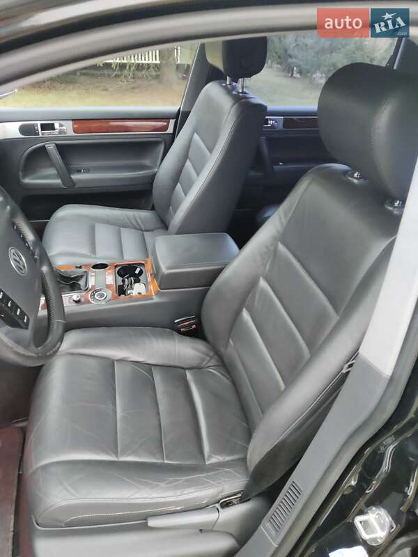Внедорожник / Кроссовер Volkswagen Touareg 2004 в Луцке