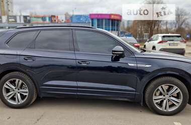 Внедорожник / Кроссовер Volkswagen Touareg 2021 в Киеве