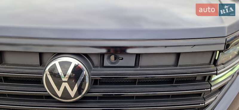 Позашляховик / Кросовер Volkswagen Touareg 2021 в Києві