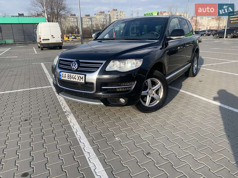 Внедорожник / Кроссовер Volkswagen Touareg 2009 в Киеве