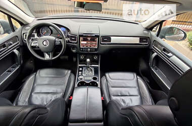 Внедорожник / Кроссовер Volkswagen Touareg 2012 в Хмельницком