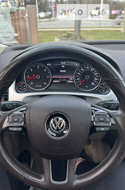 Внедорожник / Кроссовер Volkswagen Touareg 2011 в Тернополе