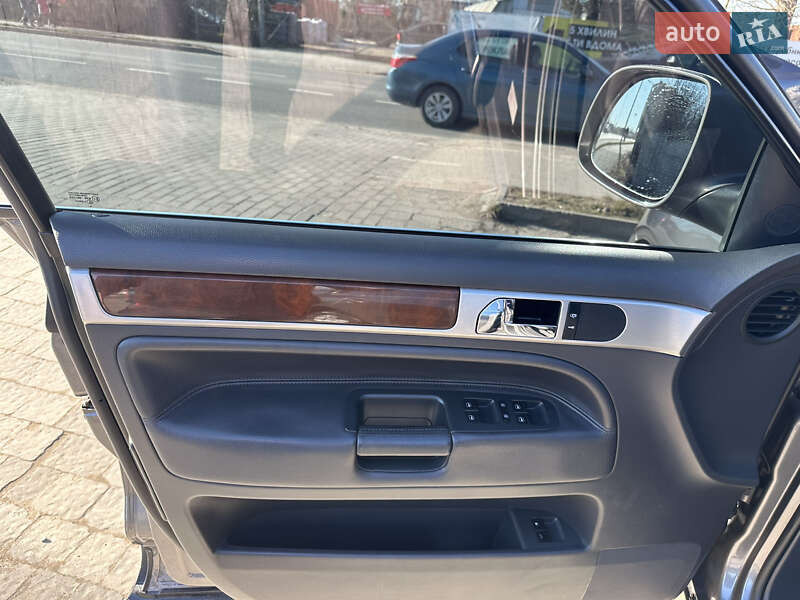 Внедорожник / Кроссовер Volkswagen Touareg 2007 в Ивано-Франковске