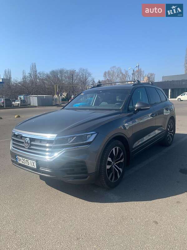 Позашляховик / Кросовер Volkswagen Touareg 2019 в Одесі