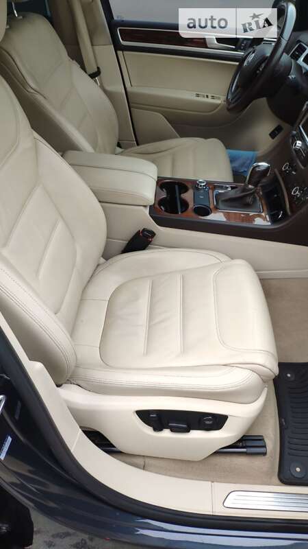 Внедорожник / Кроссовер Volkswagen Touareg 2013 в Днепре фото 16 Внедорожник / Кроссовер Volkswagen Touareg 2013 в Днепре