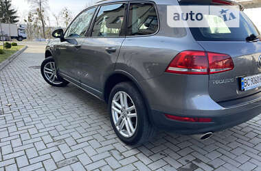 Внедорожник / Кроссовер Volkswagen Touareg 2010 в Золочеве