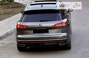 Внедорожник / Кроссовер Volkswagen Touareg 2018 в Одессе