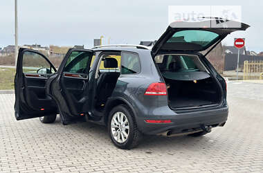 Внедорожник / Кроссовер Volkswagen Touareg 2012 в Луцке