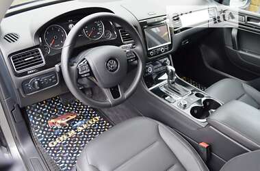 Внедорожник / Кроссовер Volkswagen Touareg 2013 в Одессе