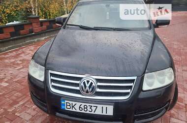 Внедорожник / Кроссовер Volkswagen Touareg 2004 в Ровно