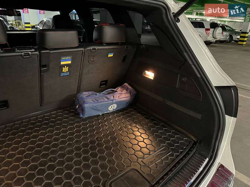 Позашляховик / Кросовер Volkswagen Touareg 2013 в Києві фото 9 Позашляховик / Кросовер Volkswagen Touareg 2013 в Києві