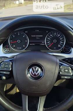 Позашляховик / Кросовер Volkswagen Touareg 2012 в Ковелі